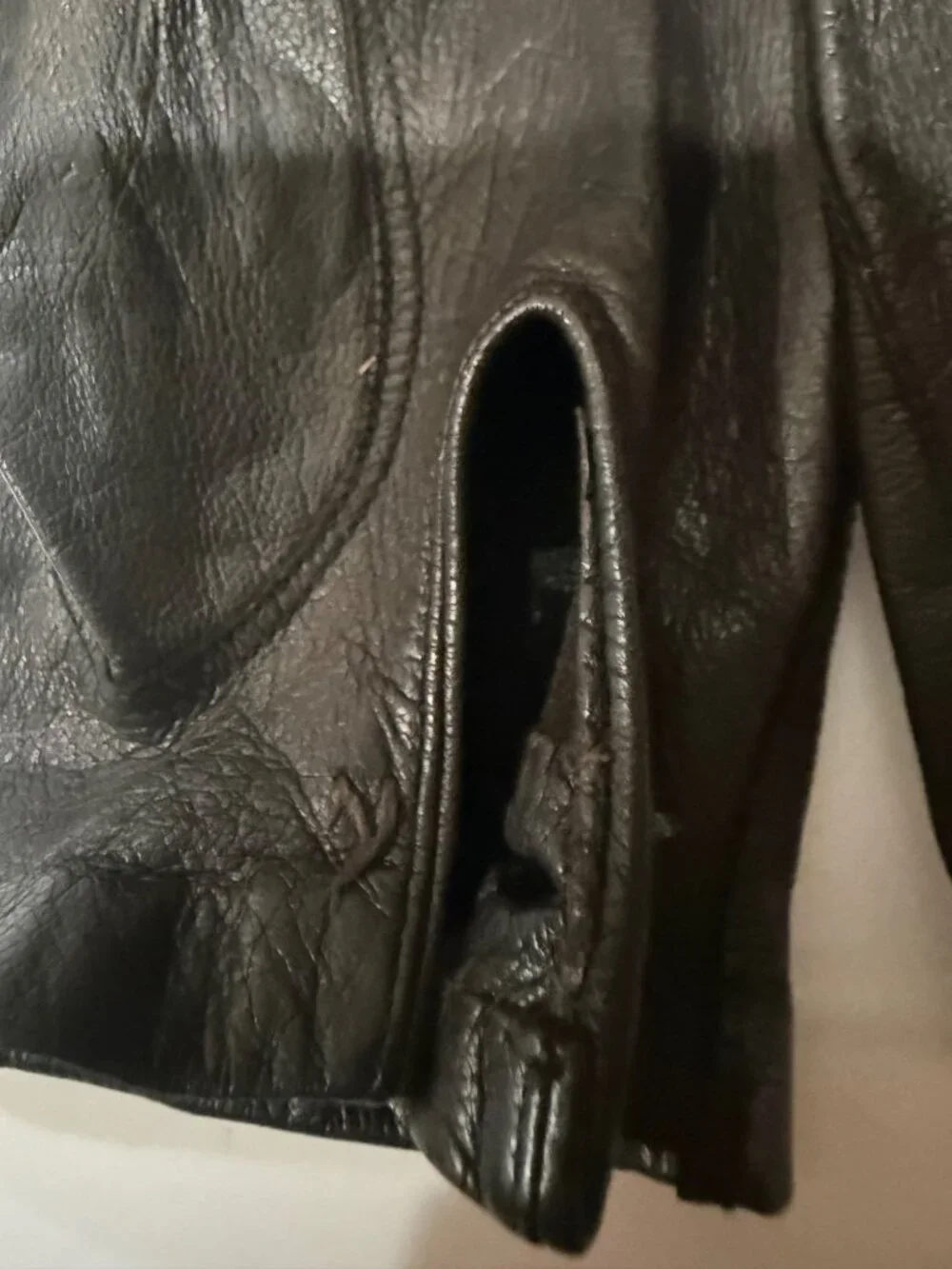 Vintage Dawnel Womens Black Leather Gloves Size 8  With Button Closure